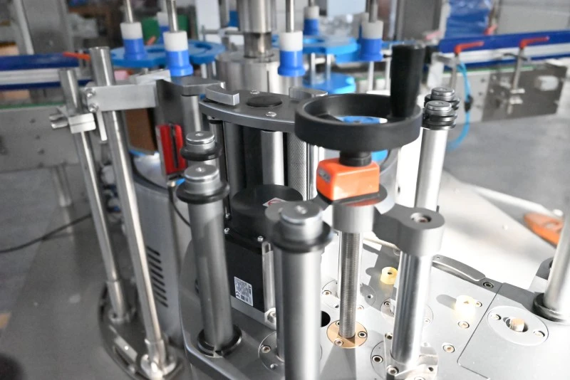 Oval Bottle Self Adhesive Labeling Machine