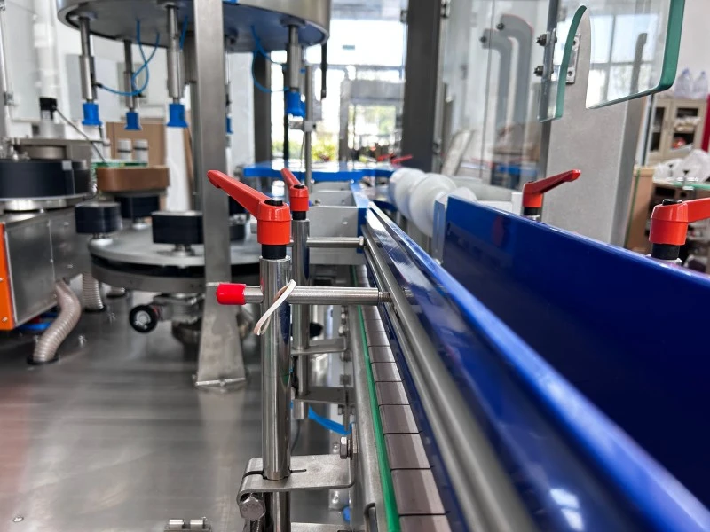 Mouthwash Flat Bottle Labeling Machine