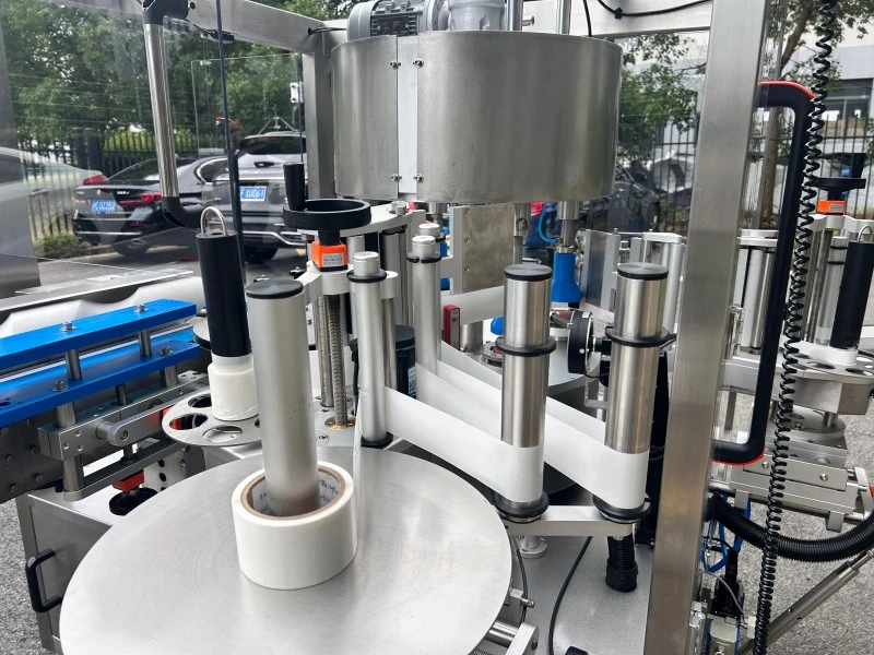 Shampoo Bottle Self Adhesive Labeling Machine